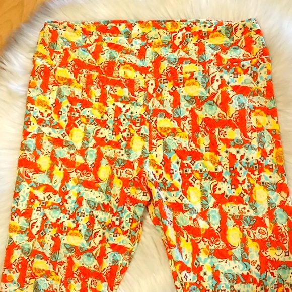 LulaRoe Floral Printed Leggings- T&C-#1558+ - Picture 2 of 10